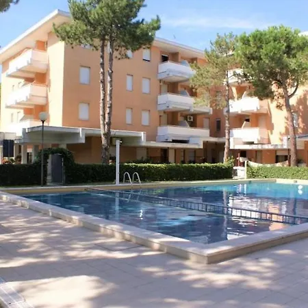 With Shared Pool Bibione